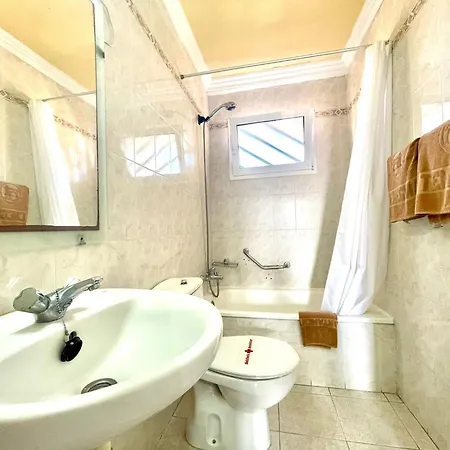 One Bedroom With Spectacular Views With Atlantic Ocean